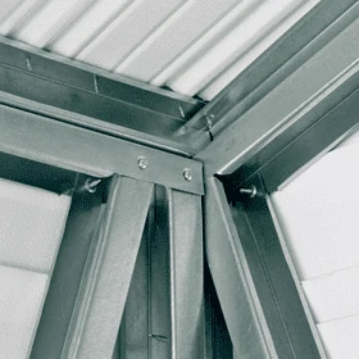 Roof Connection to Side and End Wall